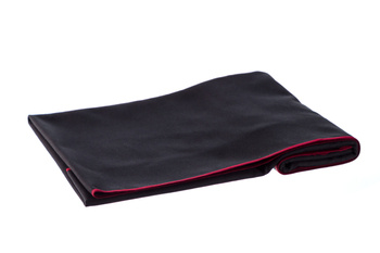 Ręcznik szybkoschnący z mikrofibry 210 g/m2 50x40 czarny, nić czerwona na siłownię, basen, plażę